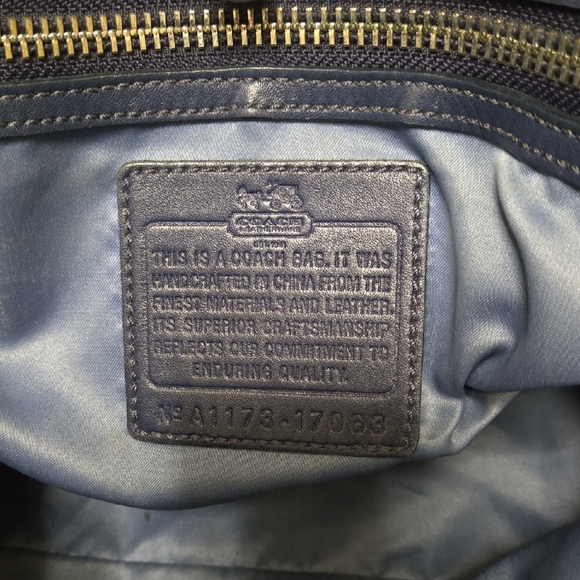 Coach Navy Blue Patent Leather Shoulder Bag with Textured Finish And Silver Acc. - Picture 2 of 10